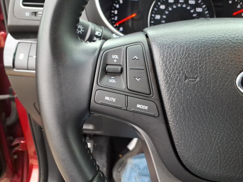 Used 2015 Kia Sorento LX image 16