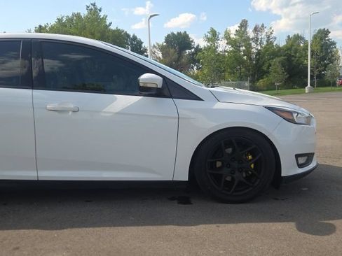 Used 2017 Ford Focus SEL FWD image 4