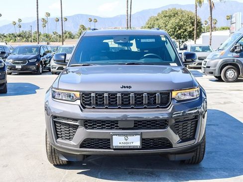 New 2026 Jeep Grand Cherokee Altitude RWD image 3
