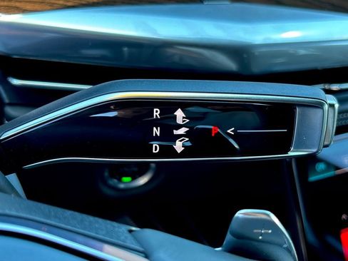 Used 2025 Cadillac Escalade Sport Platinum image 23