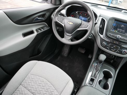 Used 2023 Chevrolet Equinox LS w/ LS Convenience Package image 9