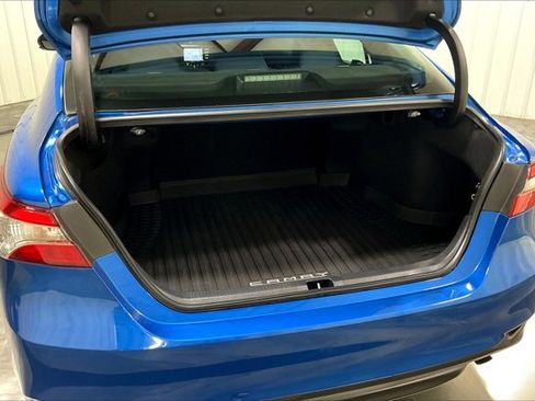 Certified 2020 Toyota Camry LE image 38
