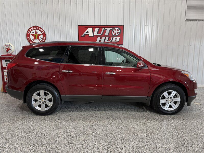 Used 2010 Chevrolet Traverse LT w/ Personal Connectivity Package AWD/4WD image 3