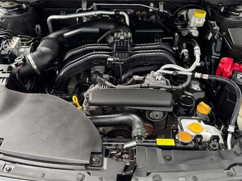 Used 2021 Subaru Outback Premium image 17