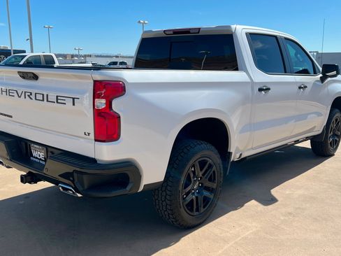 Used 2024 Chevrolet Silverado 1500 LT Trail Boss w/ LT Trail Boss Premium Package AWD/4WD image 6