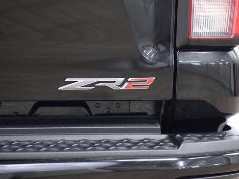 Used 2023 Chevrolet Colorado ZR2 w/ ZR2 Convenience Package III image 24