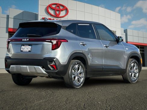 Used 2024 Kia Seltos LX image 3