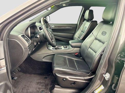 Used 2018 Jeep Grand Cherokee Overland AWD/4WD image 19