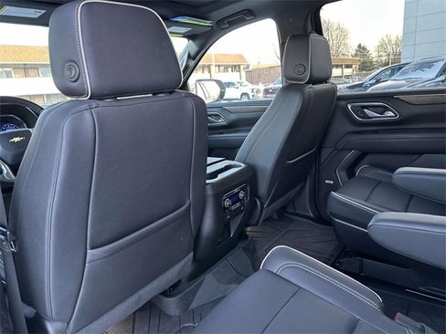 Used 2024 Chevrolet Suburban Premier w/ Premium Package image 28