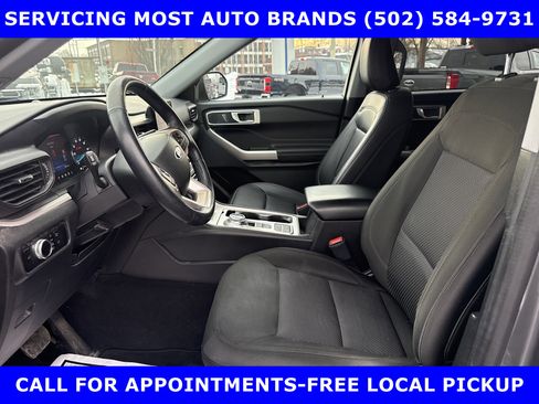 Used 2023 Ford Explorer XLT image 11