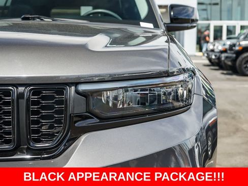 Used 2023 Jeep Grand Cherokee Limited w/ Black Appearance Package image 8