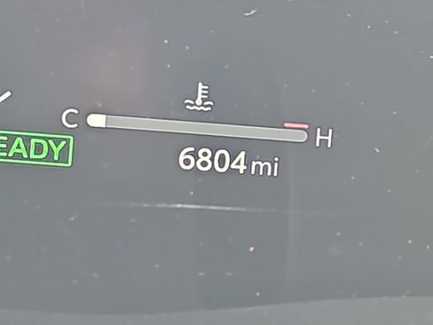 Used 2025 Toyota Camry XLE image 9