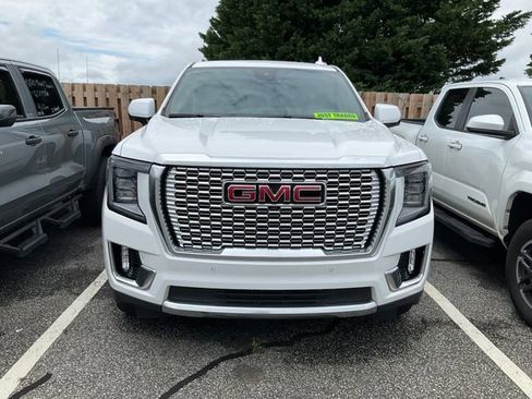 Used 2023 GMC Yukon Denali AWD/4WD image 2