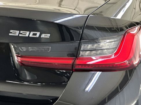 Certified 2023 BMW 330e 330e w/ Premium Package image 12