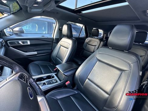 Used 2022 Ford Explorer XLT w/ Equipment Group 202A image 28