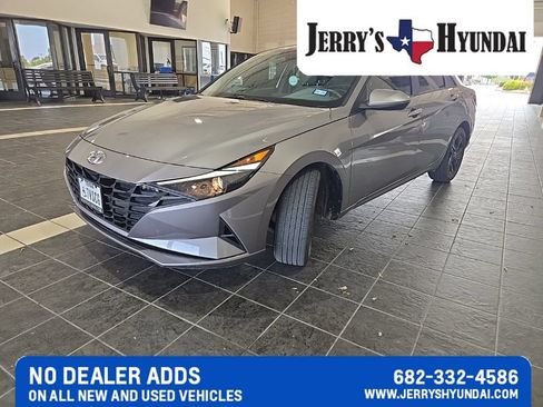 Certified 2023 Hyundai Elantra SEL FWD image 2