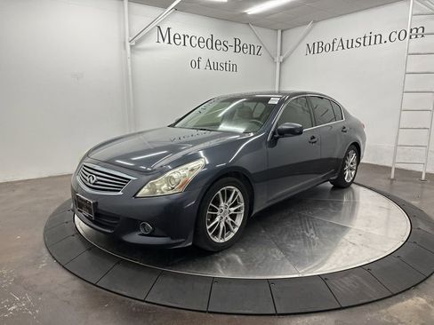Used 2011 INFINITI G37 Journey w/ Premium Pkg image 3