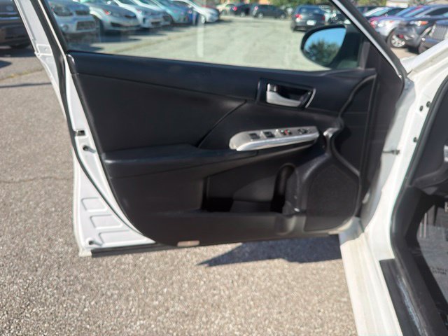 Used 2013 Toyota Camry SE FWD image 16