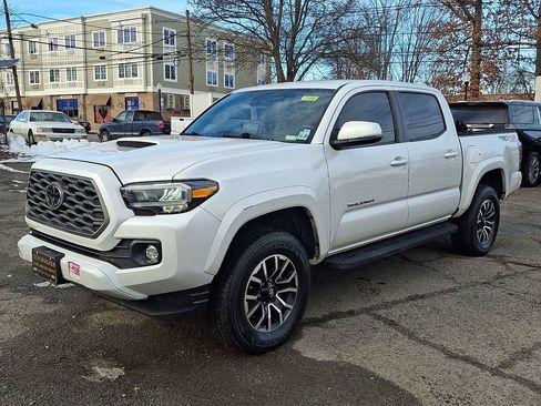 Used 2022 Toyota Tacoma TRD Sport image 3