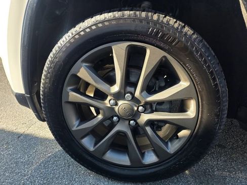 Used 2016 Jeep Grand Cherokee Limited 75th Anniversary image 9