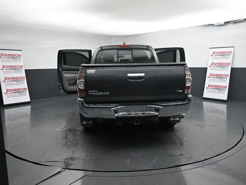 Used 2015 Toyota Tacoma 4x4 Double Cab image 22