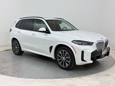 New 2026 BMW X5 xDrive40i w/ M Sport Package AWD/4WD image 7