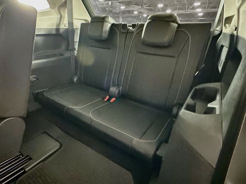 Used 2023 Volkswagen Tiguan SE FWD image 27
