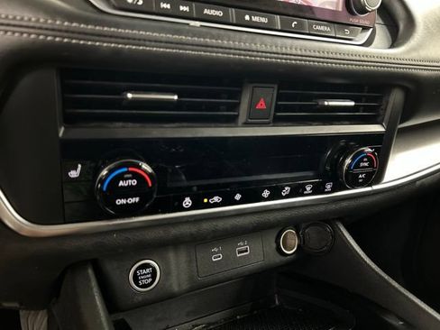 Used 2023 Nissan Rogue SV w/ SV Premium B Package AWD/4WD image 13