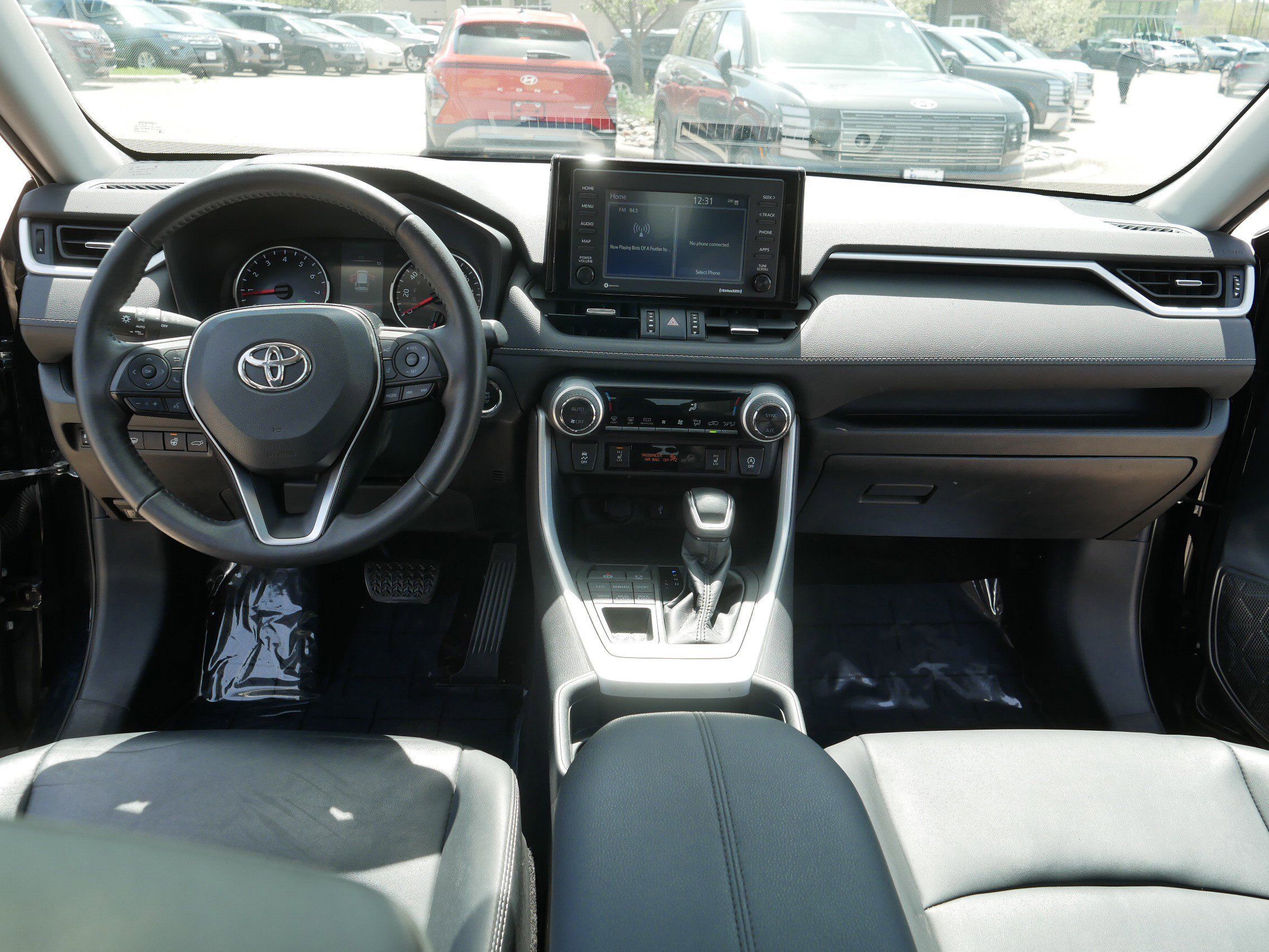 Used 2021 Toyota RAV4 XLE Premium AWD/4WD image 21