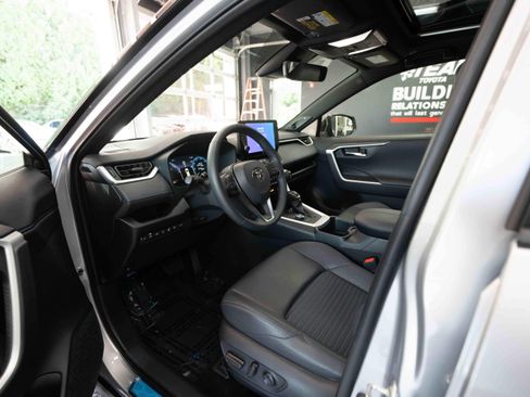 Certified 2025 Toyota RAV4 XSE w/ Advanced Technology Package AWD/4WD image 9