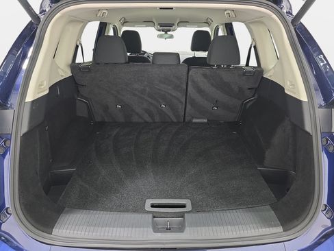 Used 2025 Nissan Rogue SV FWD image 32