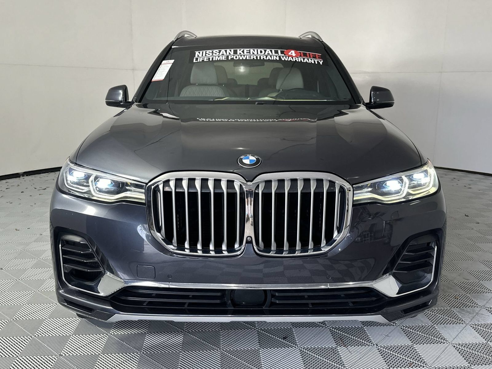 Used 2019 BMW X7 xDrive50i w/ Executive Package AWD/4WD image 3
