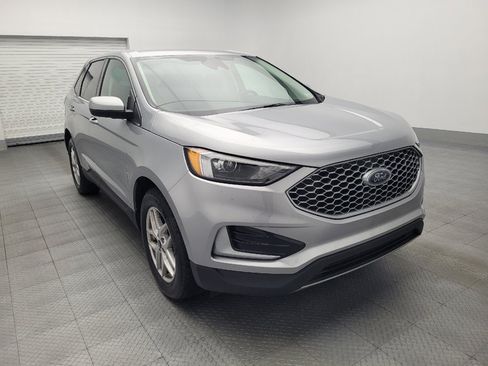 Used 2024 Ford Edge SEL image 13