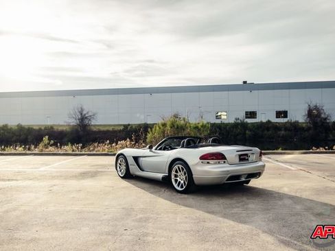 Used 2003 Dodge Viper SRT-10 image 19