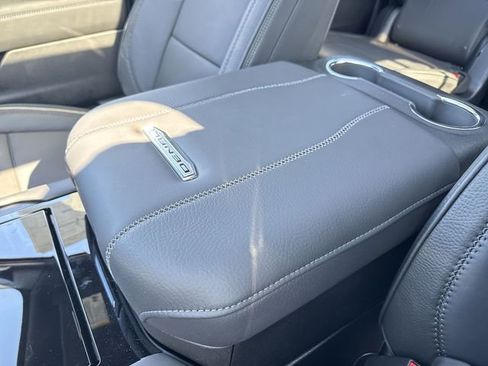 New 2026 GMC Yukon XL Denali w/ Denali Reserve Package image 21