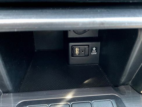 Used 2013 Toyota Camry XLE w/ Convenience Pkg image 17