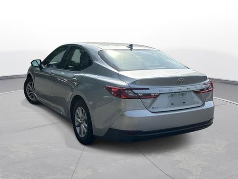Used 2025 Toyota Camry LE FWD image 8