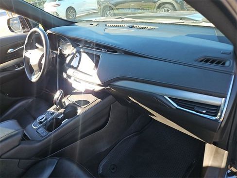 Used 2023 Cadillac XT4 Premium Luxury image 26
