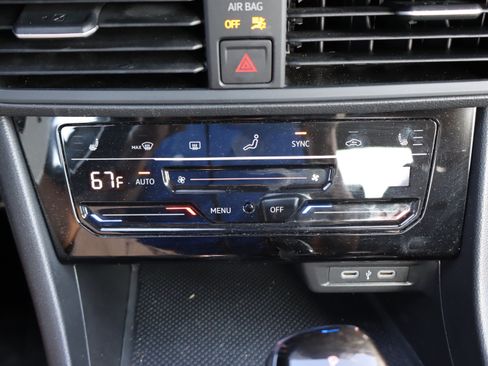 Used 2025 Volkswagen Jetta Sport FWD image 26