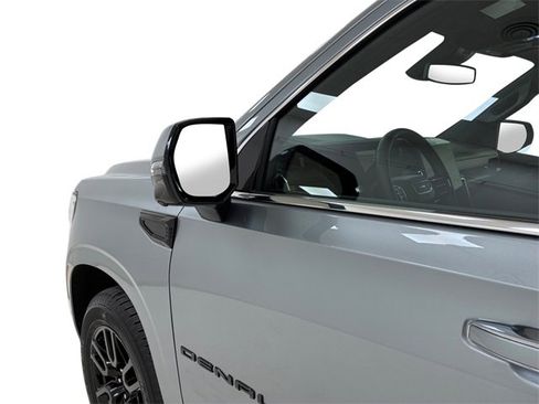 Certified 2025 GMC Yukon Denali image 10