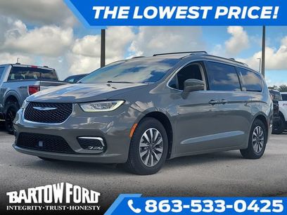 Used 2021 Chrysler Pacifica Touring-L