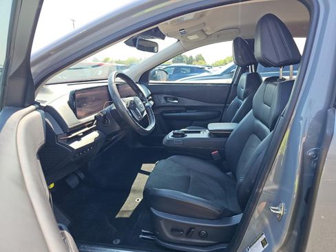 Used 2024 Nissan Ariya AWD image 7