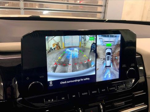 Used 2022 Nissan Pathfinder SL w/ SL Black Package image 54