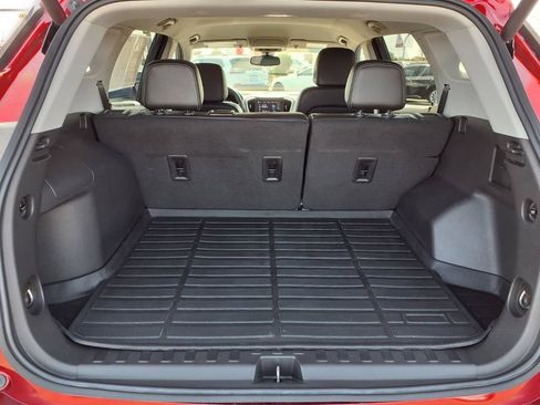 Used 2024 GMC Terrain SLT FWD image 10