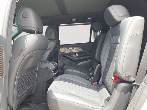 Used 2025 Mercedes-Benz GLS 63 AMG 4MATIC image 17