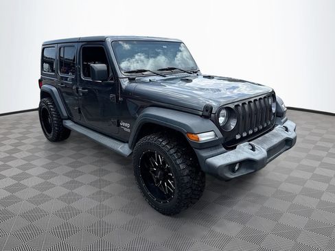 Used 2019 Jeep Wrangler Unlimited Sport S AWD/4WD image 4