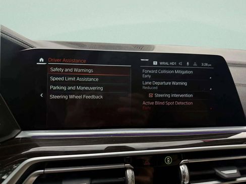 Used 2021 BMW X5 xDrive40i w/ Premium Package image 31