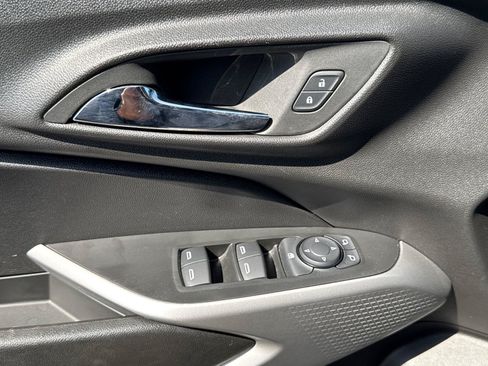 Used 2024 Chevrolet Trax LS FWD image 27