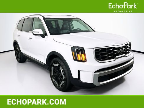 Used 2025 Kia Telluride S image 1