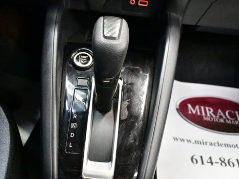 Used 2025 Nissan Versa SV image 27